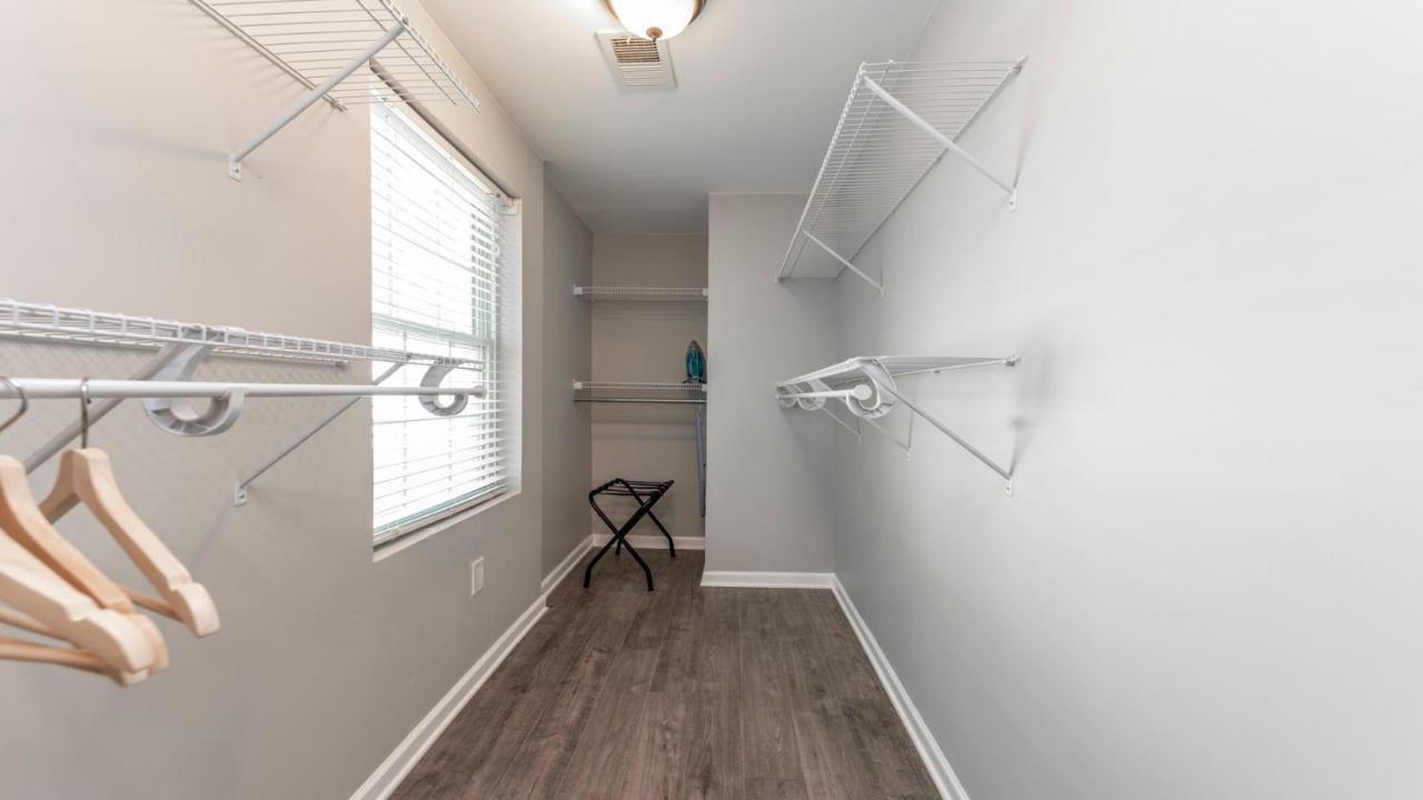 Stylish 3Br 3Ba Colonial House By Cozysuites Alexandria Exterior photo